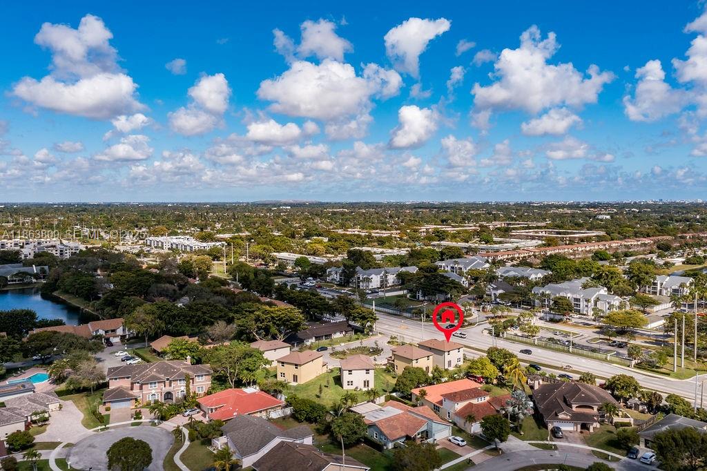 TAMARAC CIRCLE - Residential