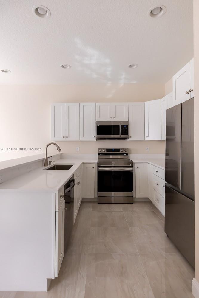 TAMARAC CIRCLE - Residential