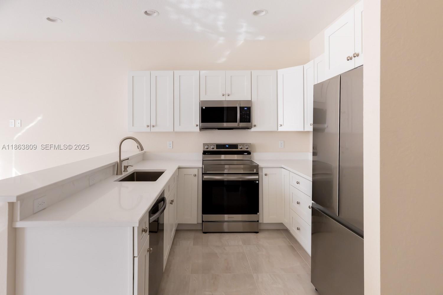 TAMARAC CIRCLE - Residential