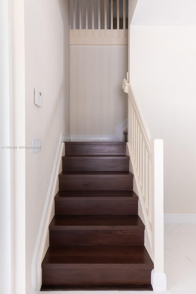 TAMARAC CIRCLE - Residential