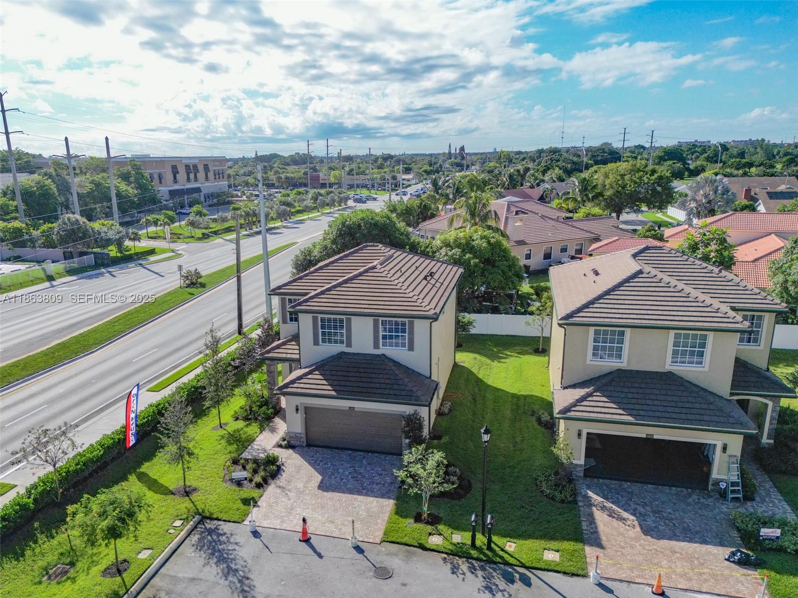 TAMARAC CIRCLE - Residential