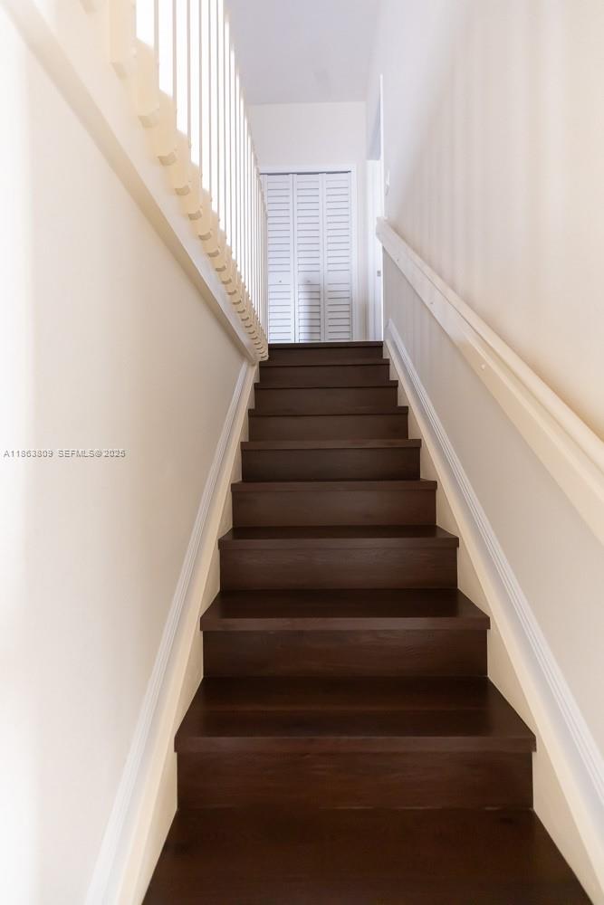 TAMARAC CIRCLE - Residential