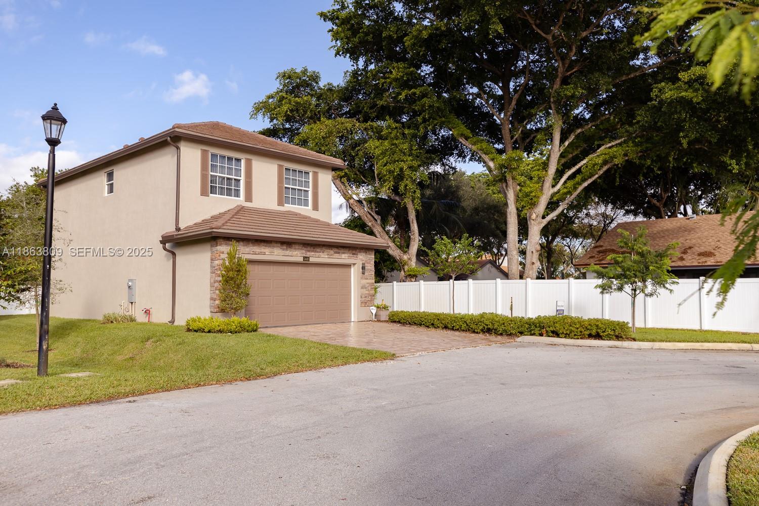 TAMARAC CIRCLE - Residential