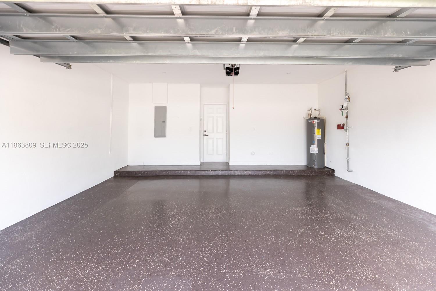 TAMARAC CIRCLE - Residential