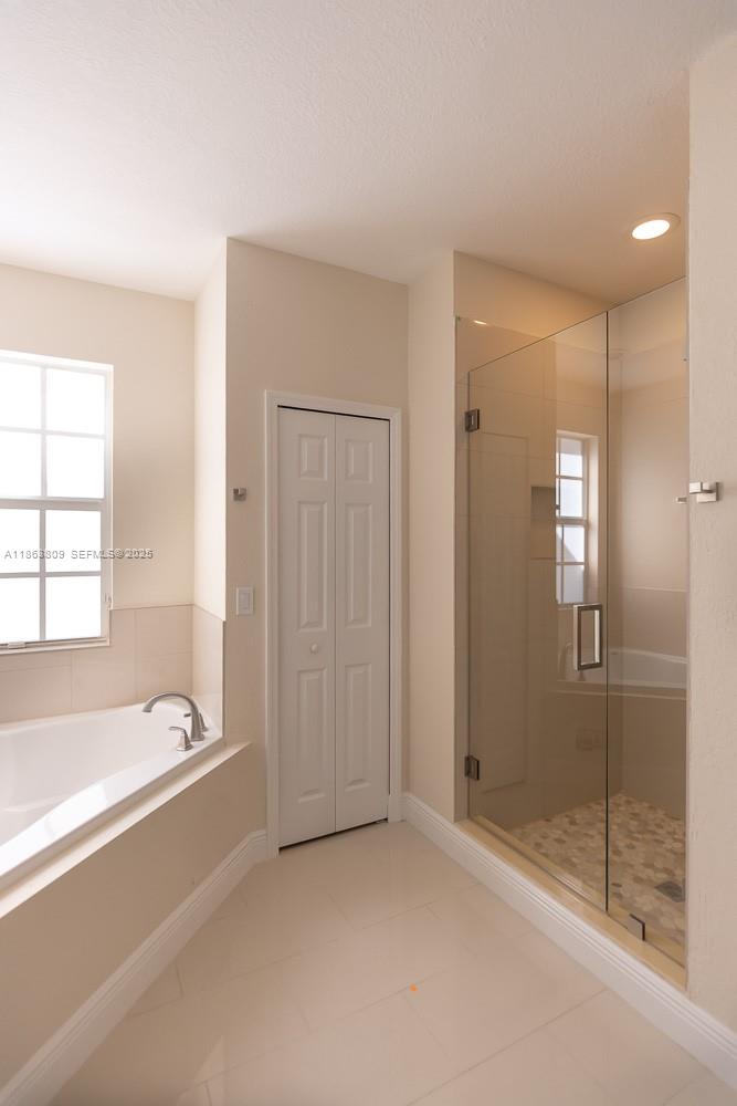 TAMARAC CIRCLE - Residential