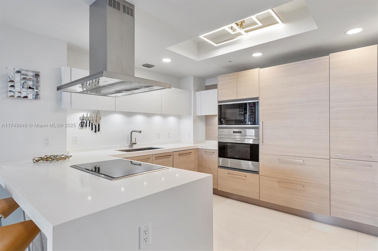 MARINA PALMS RESIDENCES N - Residential