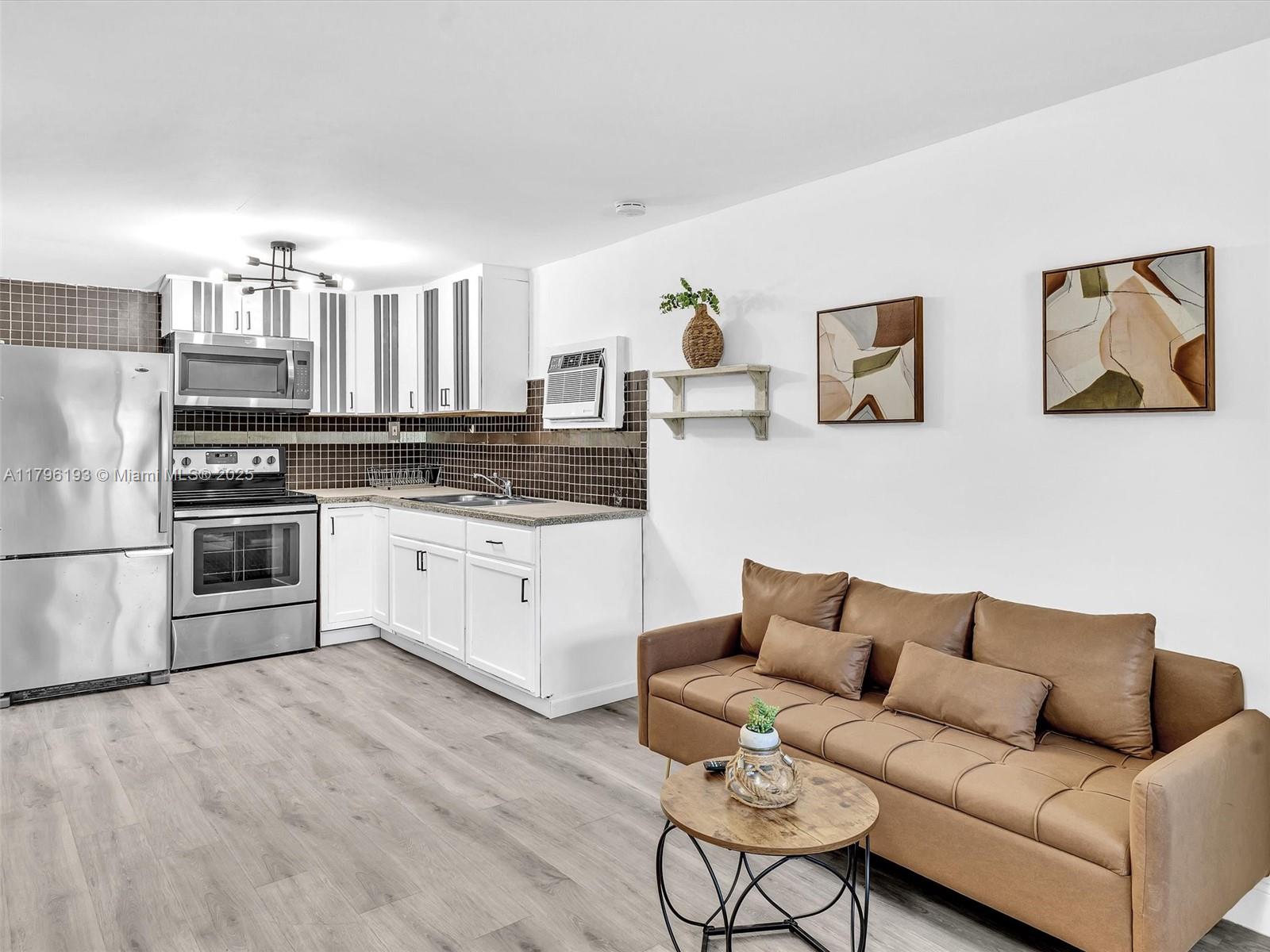 Rental Property at 1101 Ne 14th Ave 2, Fort Lauderdale, Broward County, Florida - Bedrooms: 1 
Bathrooms: 1  - $1,700 MO.