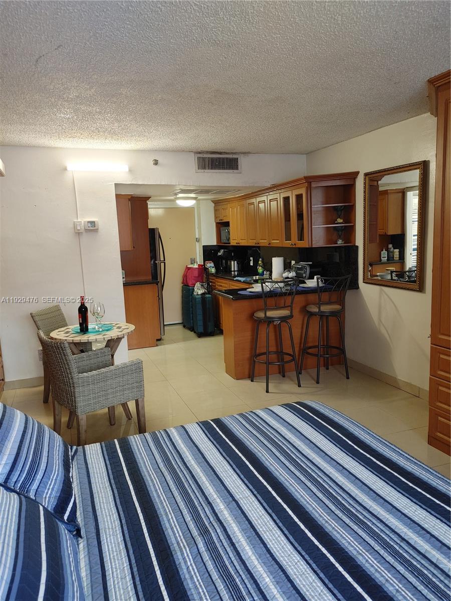 THE AVENTURA BEACH CLUB C - Residential Lease