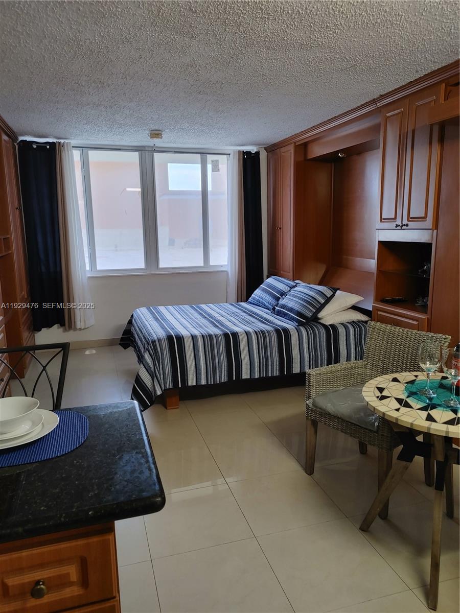 THE AVENTURA BEACH CLUB C - Residential Lease