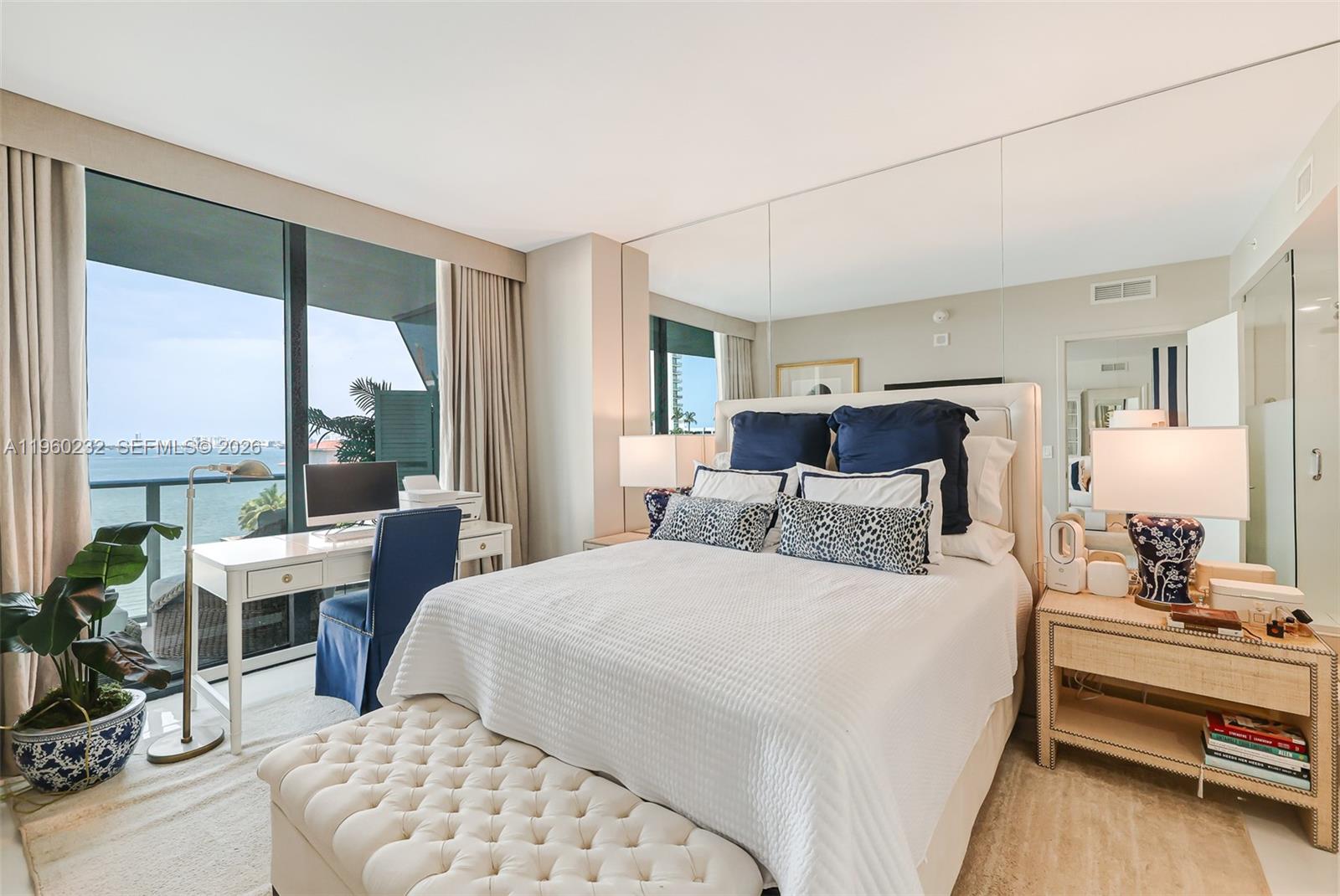 ICON BAY CONDO - Residential