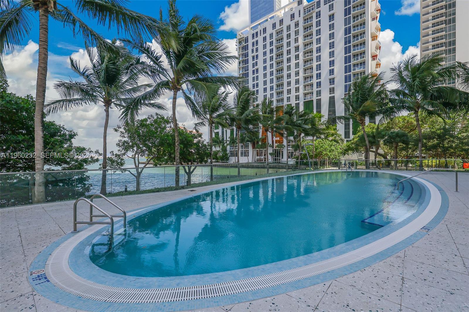 ICON BAY CONDO - Residential