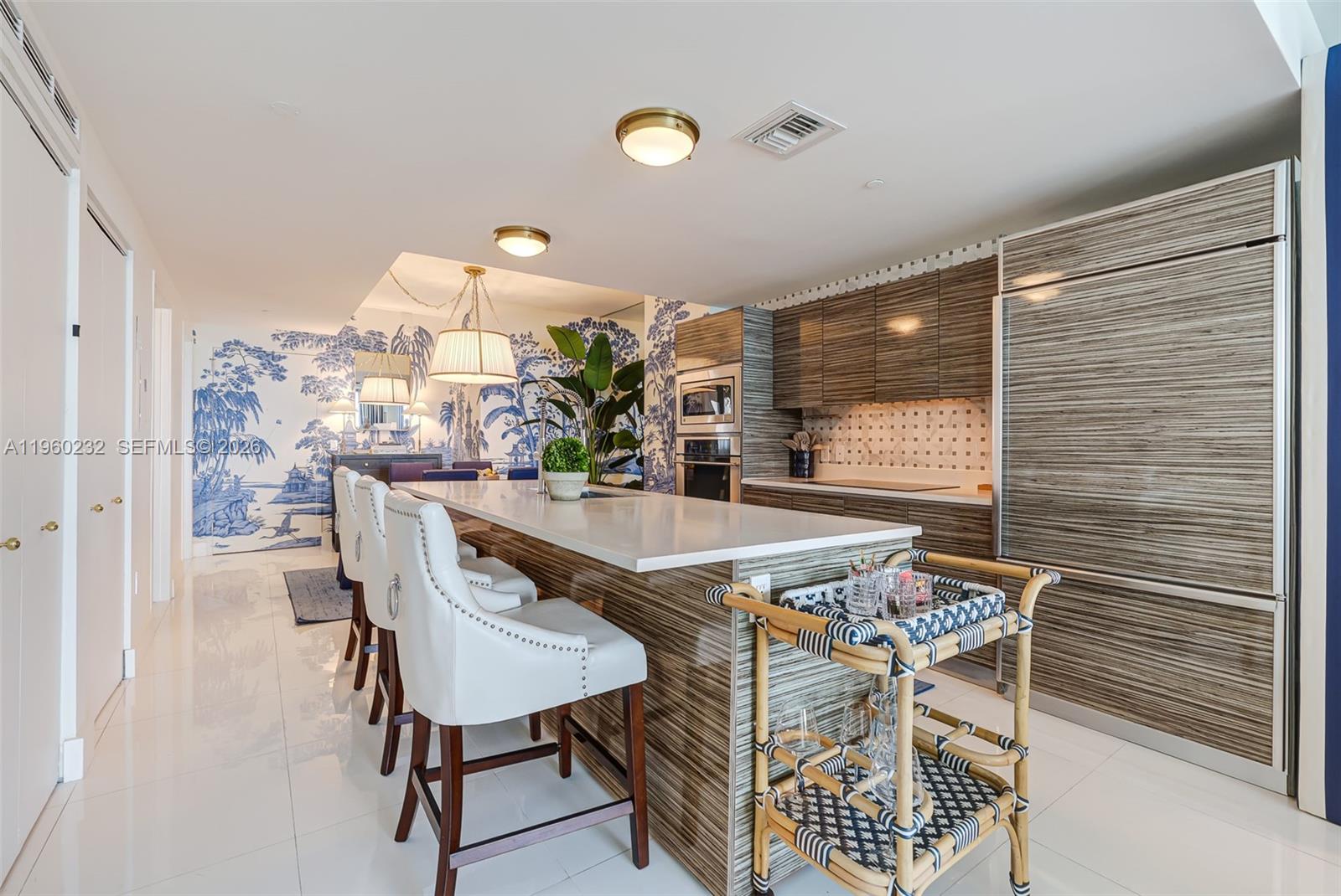 ICON BAY CONDO - Residential