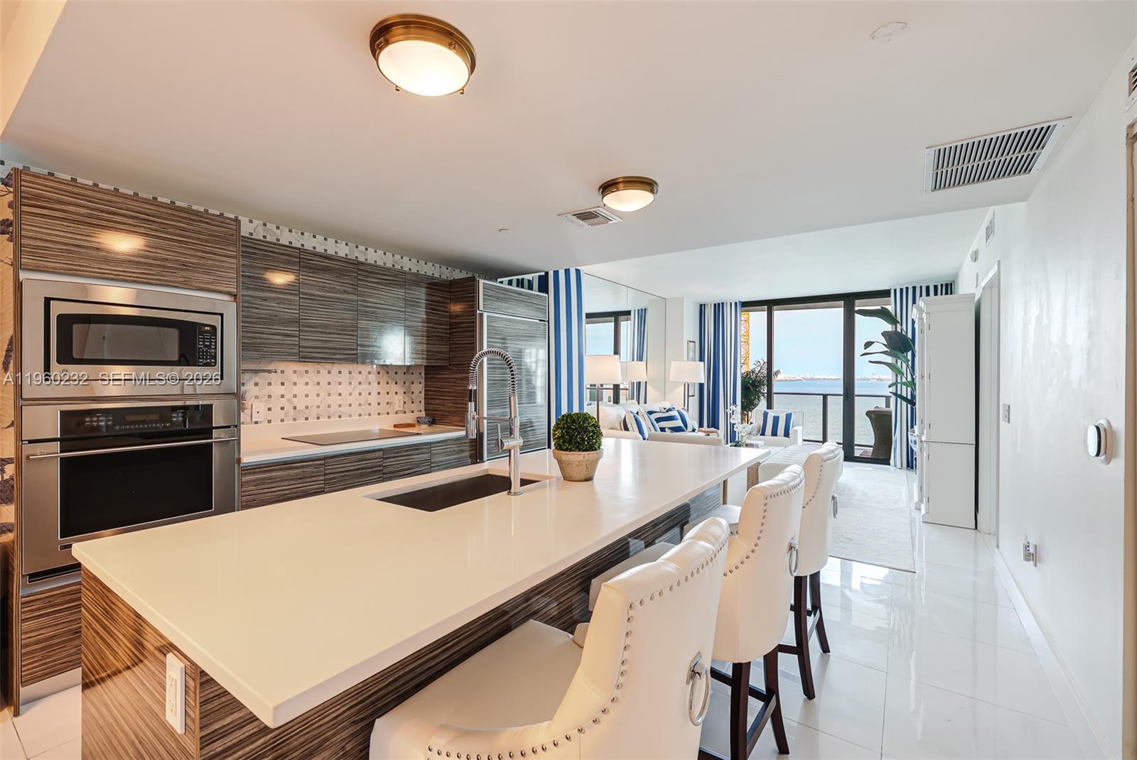 ICON BAY CONDO - Residential