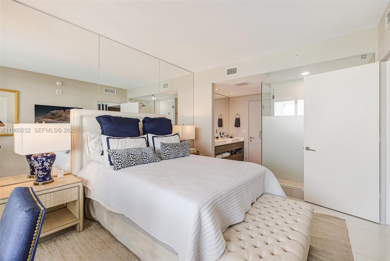 ICON BAY CONDO - Residential