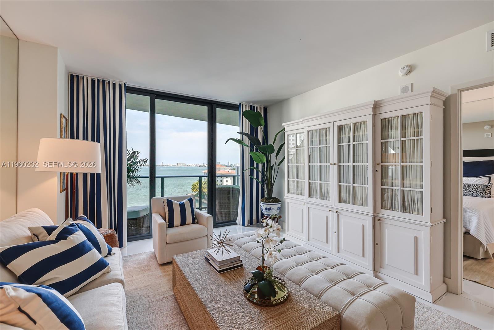 ICON BAY CONDO - Residential