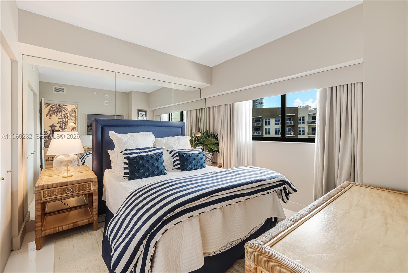 ICON BAY CONDO - Residential