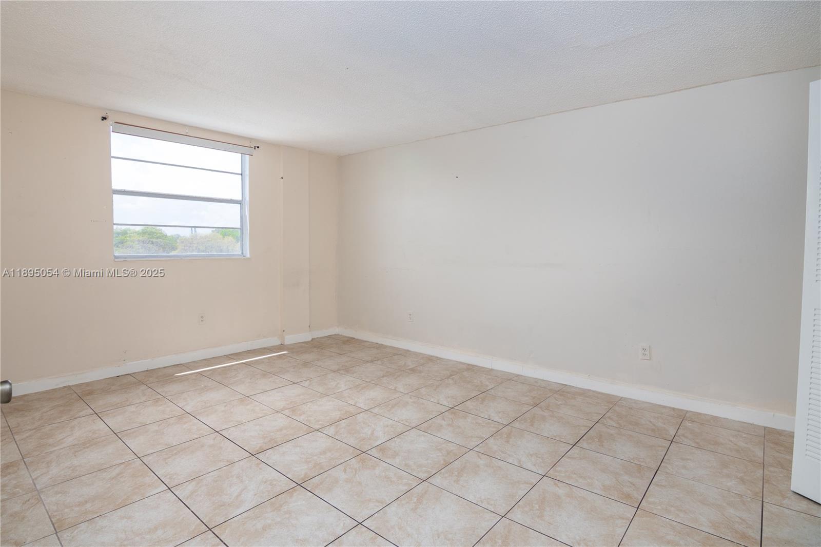 WOODCREEK CONDO - Residential