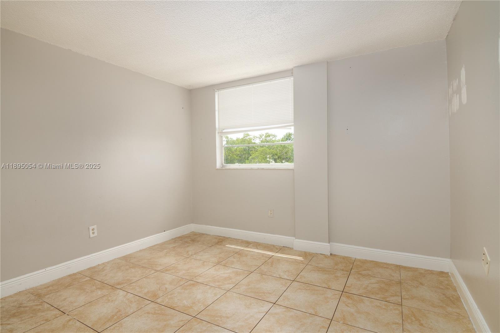 WOODCREEK CONDO - Residential