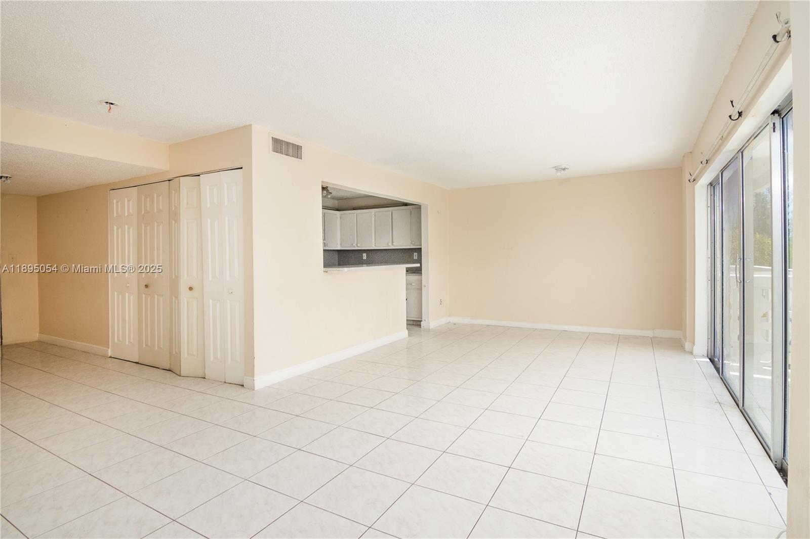 WOODCREEK CONDO - Residential