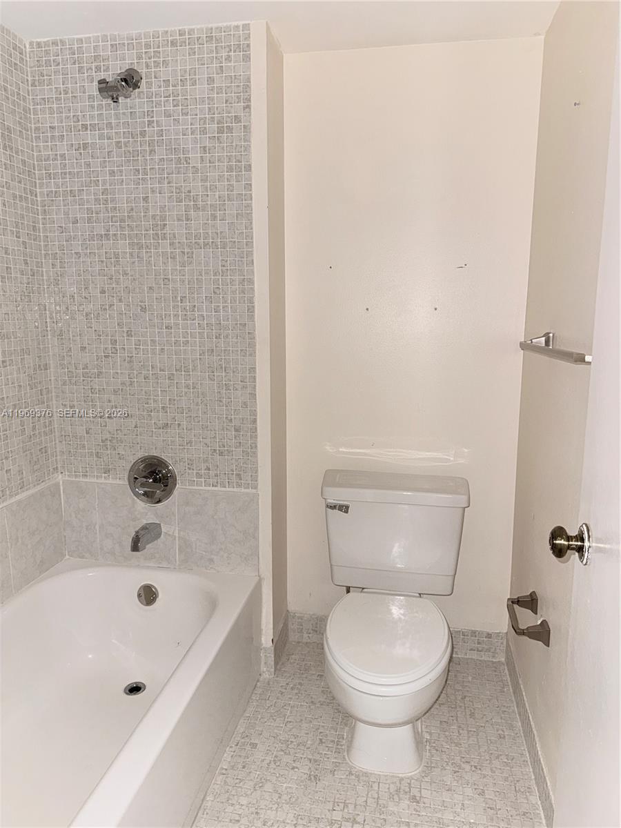 WESTON LAKES 21 INC CONDO - Residential