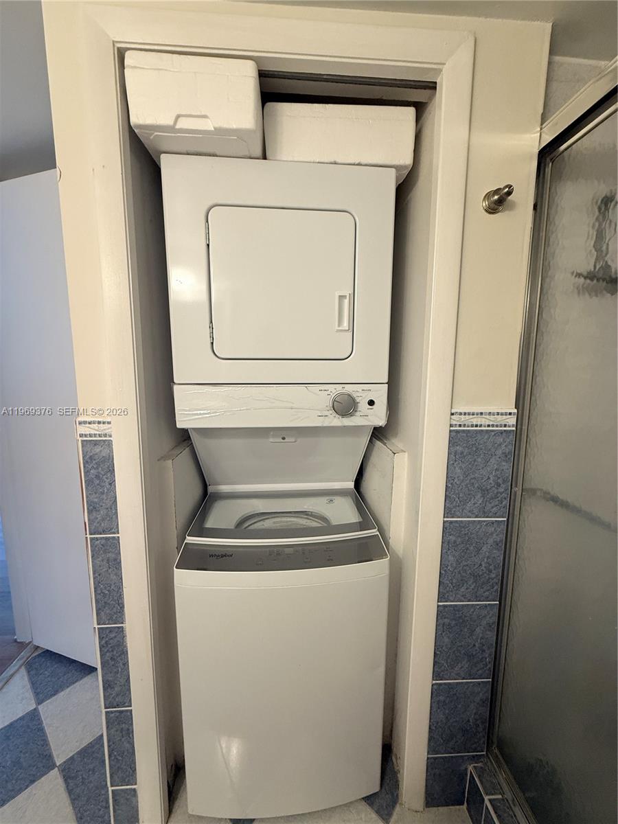 WESTON LAKES 21 INC CONDO - Residential