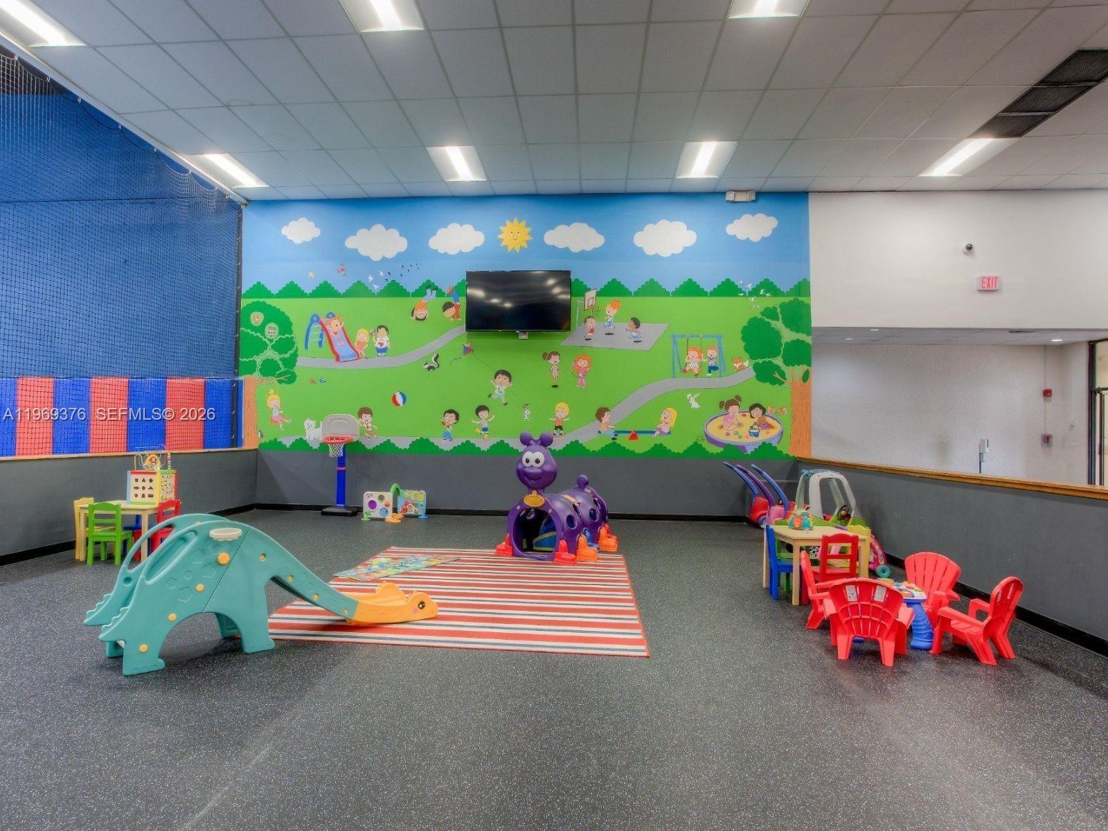 WESTON LAKES 21 INC CONDO - Residential