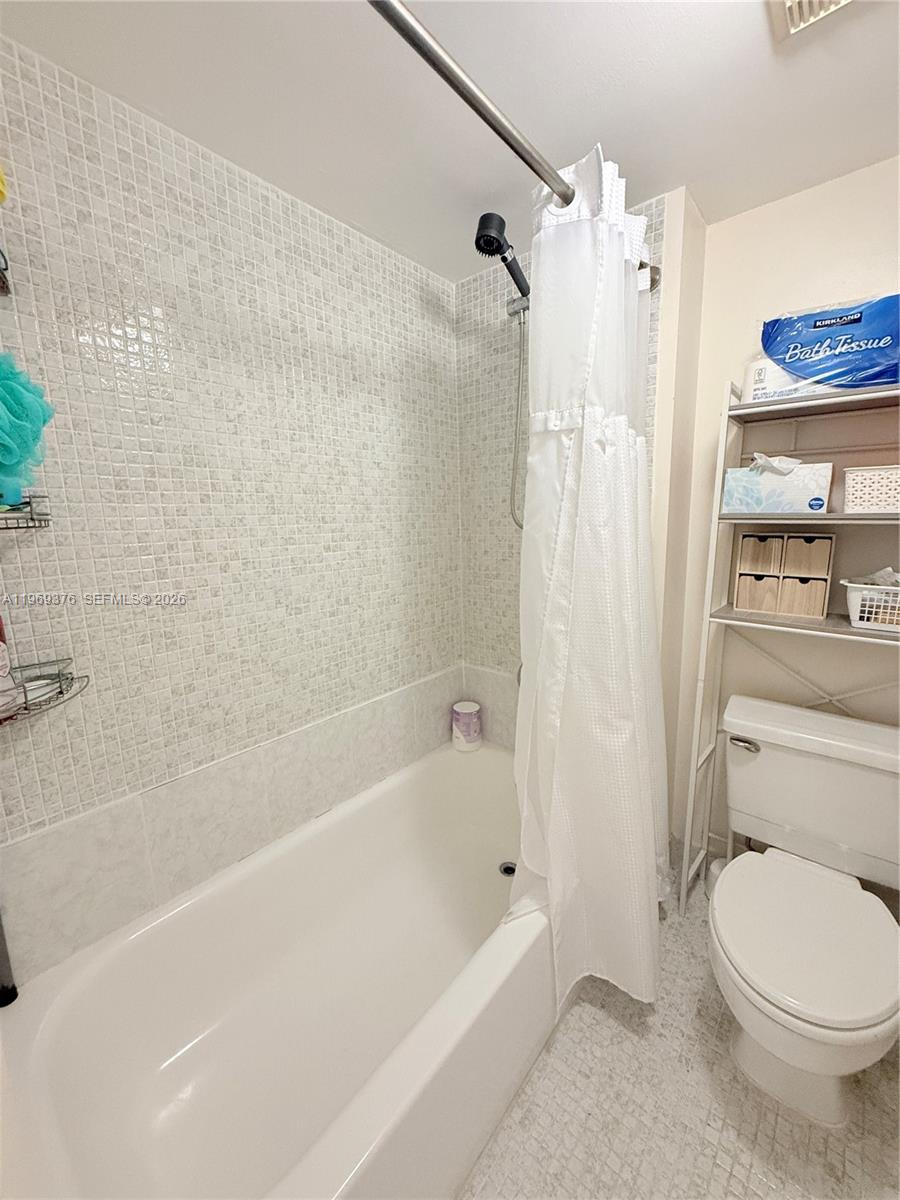 WESTON LAKES 21 INC CONDO - Residential