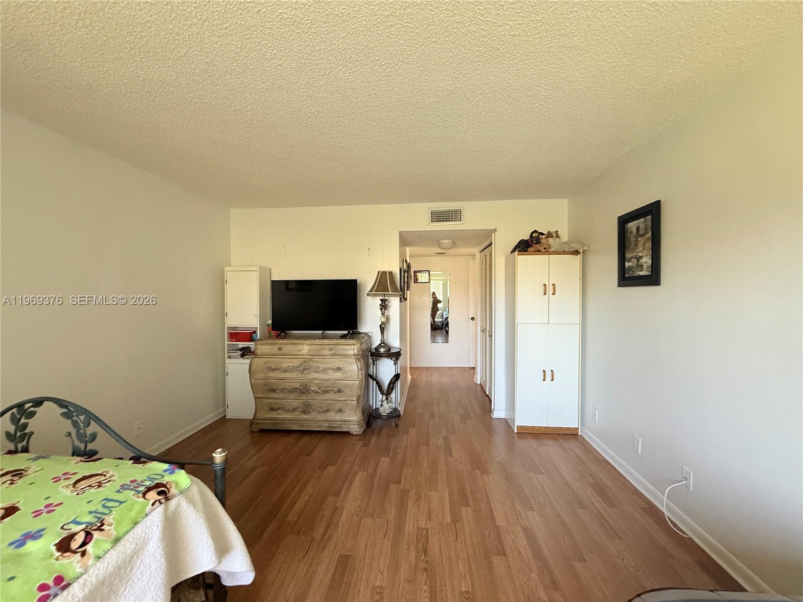 WESTON LAKES 21 INC CONDO - Residential