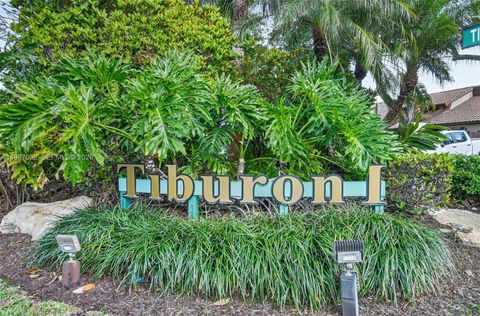 Photo of 6924 Tiburon Cir #128, Boca Raton, FL 33433 (MLS # A11997032)