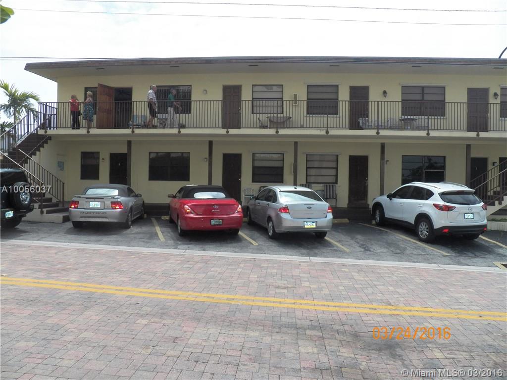 Excellent beach location, located just 1 block from most popular Hollywood Beach.