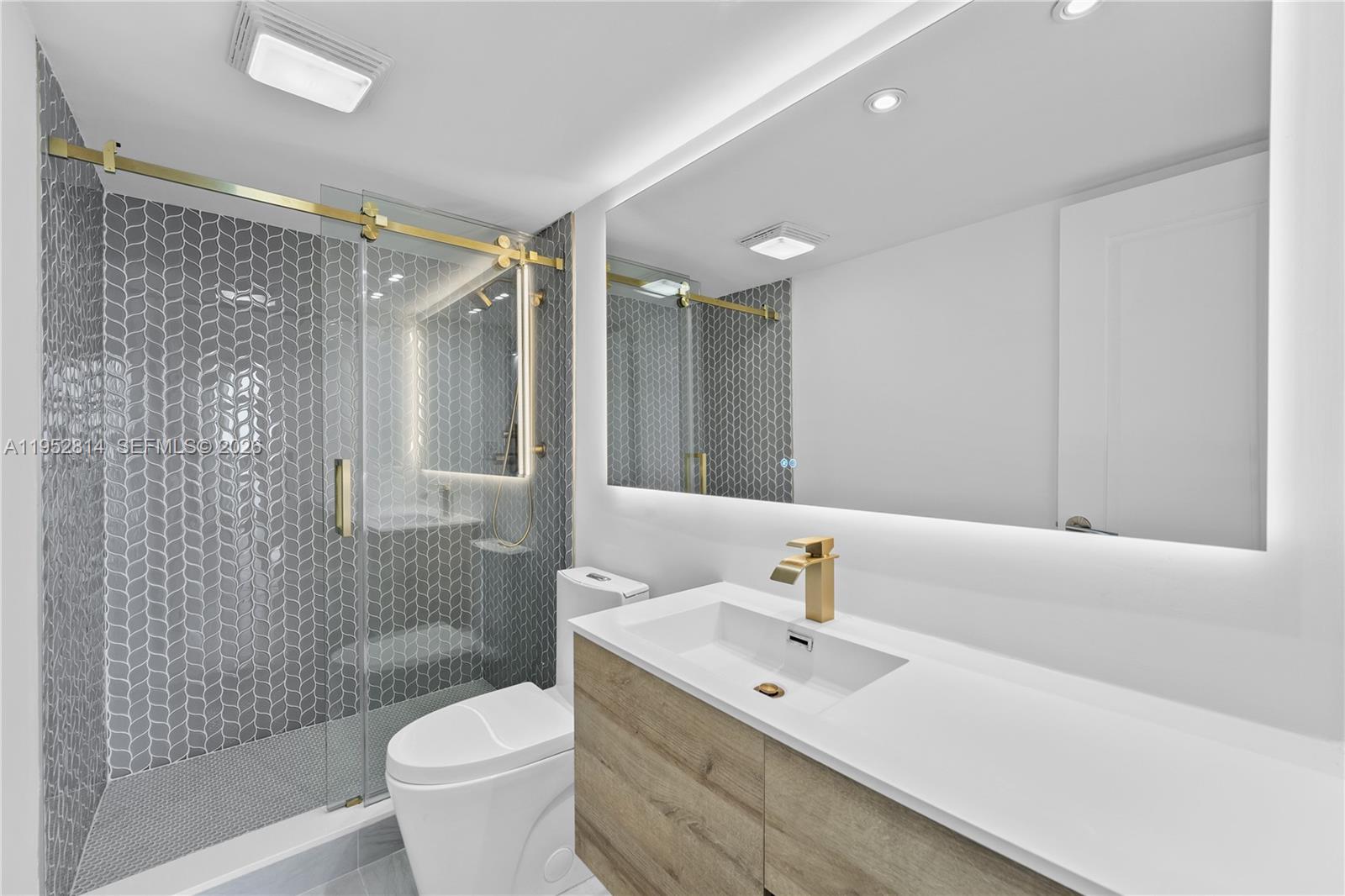 HARBOUR HOUSE - Residential