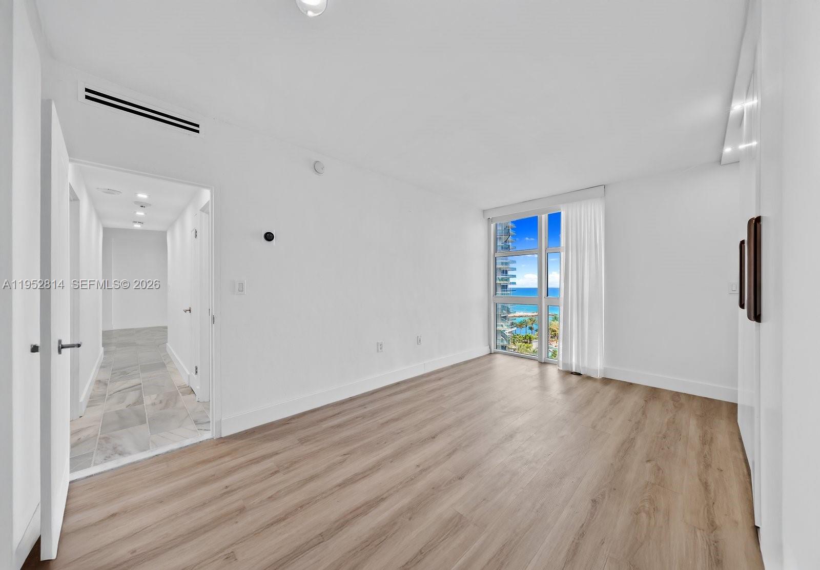 HARBOUR HOUSE - Residential