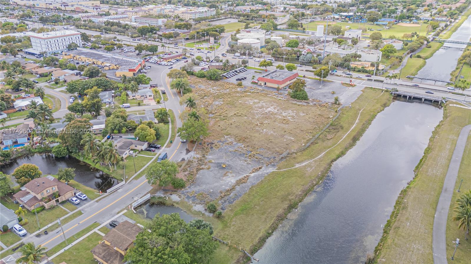 3900 NW 37th St