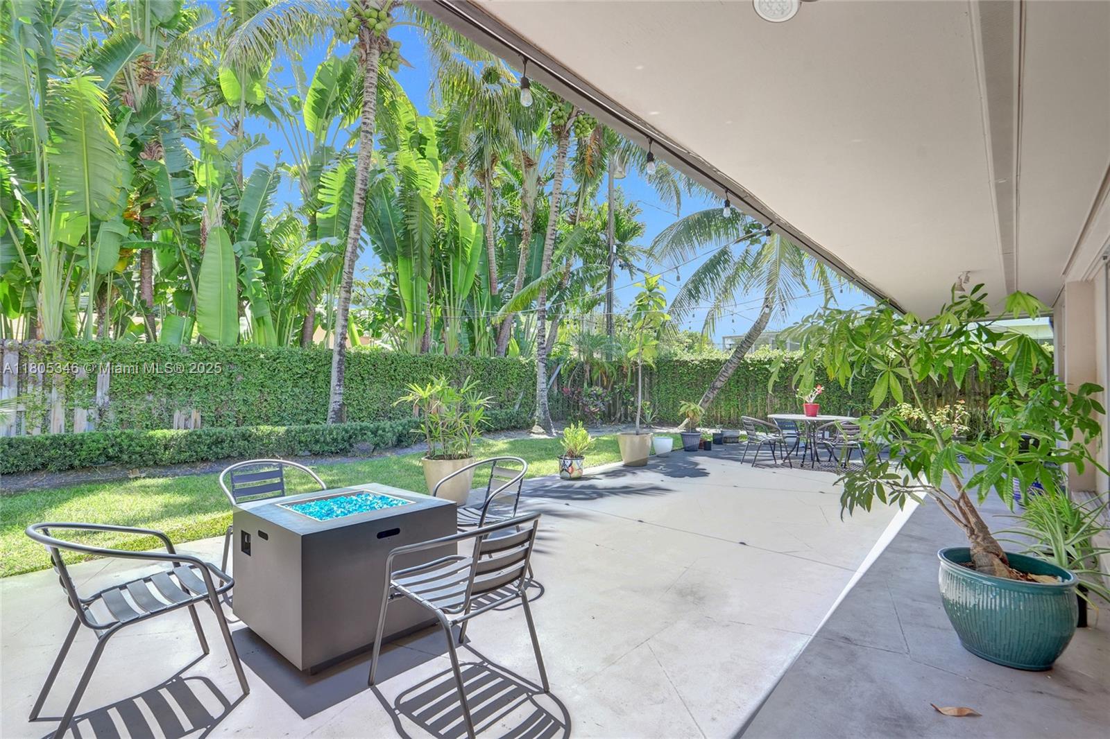 20101 Ne 20th Ct, Miami, Broward County, Florida - 5 Bedrooms  
3 Bathrooms - 