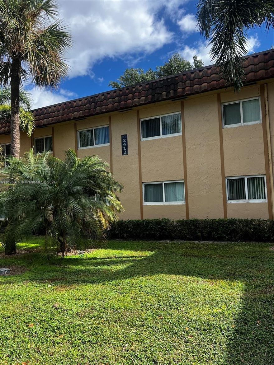 This 3-bedroom, 2-bath condo in Fort Lauderdale offers the perfect blend of comfort, convenience, and investment potential. Located in the heart of the city, this unit has impact windows and a peaceful garden view. The kitchen is well-equipped with wood cabinets and sleek granite countertops. With an A/C system installed in 2018.

The location is ideal, just off the 411 and close to shopping, dining, and entertainment. The property is also investor-friendly, offering no rental restrictions.

Community amenities include three swimming pools, a basketball and racquetball court, barbecue gazebos, and a boardwalk along the canal. The low HOA fee covers water, trash, and sewer.

Looking for a new home or a smart investment, this condo is must-see.