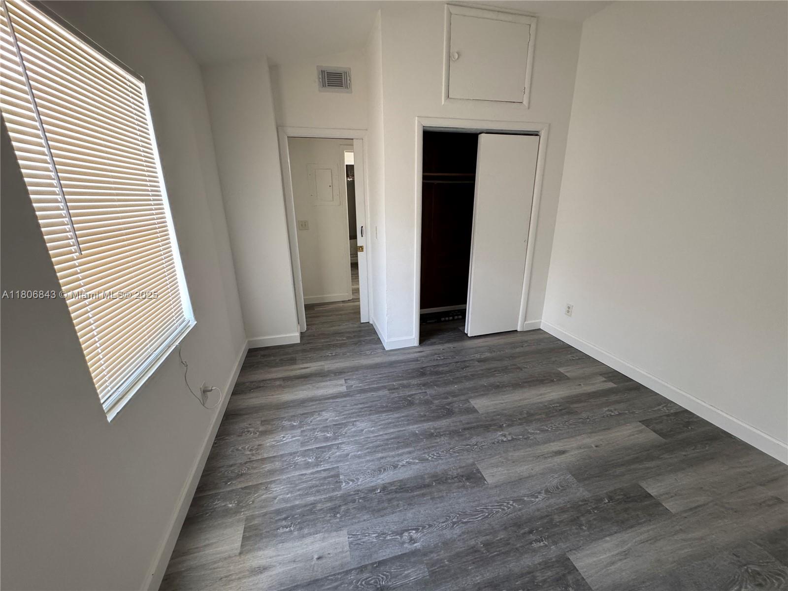 LANTANA PLAZA - Residential