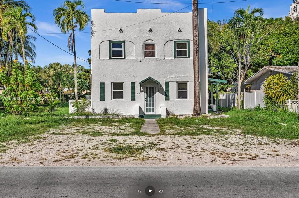 Photo of 709 SW 4th Ct #2, Fort Lauderdale, FL 33315 (MLS # A11999390)