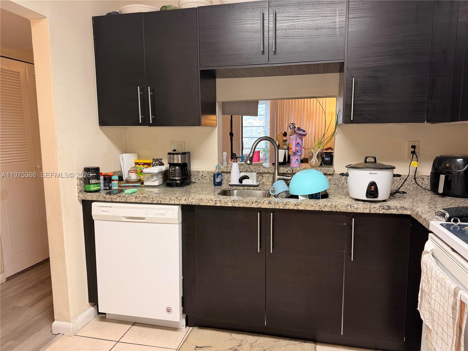 COURTYARDS OF BROWARD CON - Residential Lease