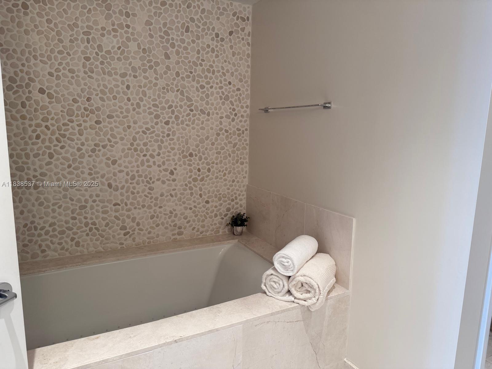 JADE OCEAN CONDO - Residential Lease