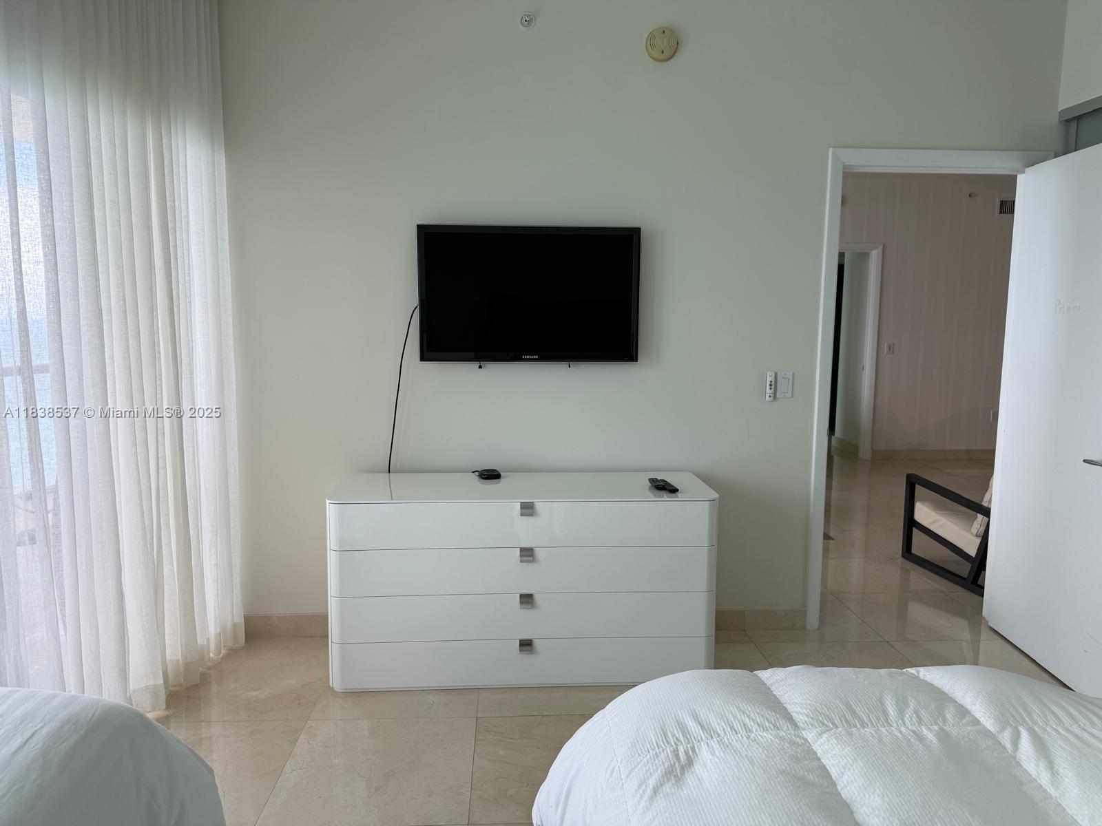 JADE OCEAN CONDO - Residential Lease