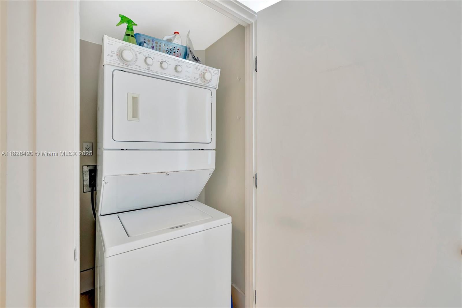 LAS OLAS RIVER HOUSE COND - Residential Lease