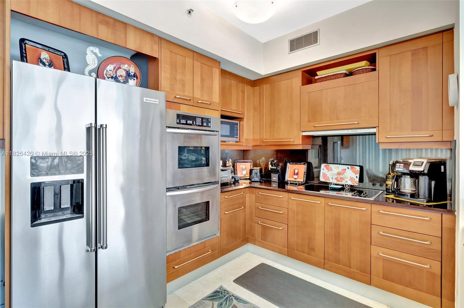 LAS OLAS RIVER HOUSE COND - Residential Lease