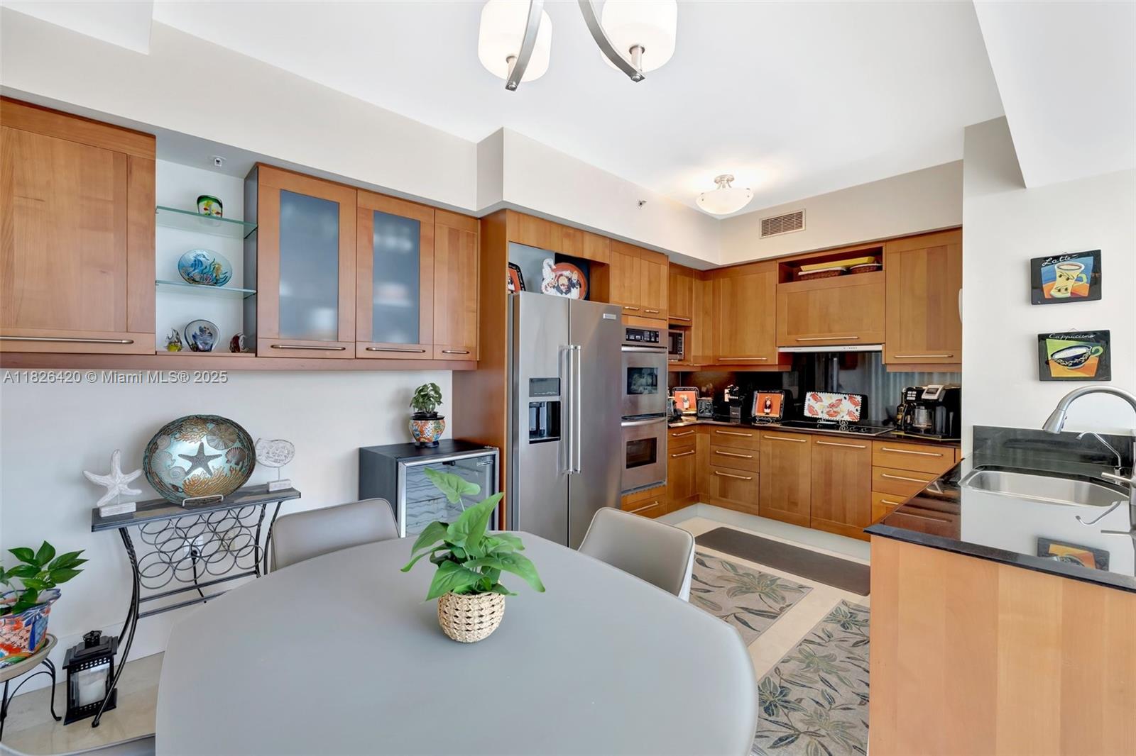 LAS OLAS RIVER HOUSE COND - Residential Lease