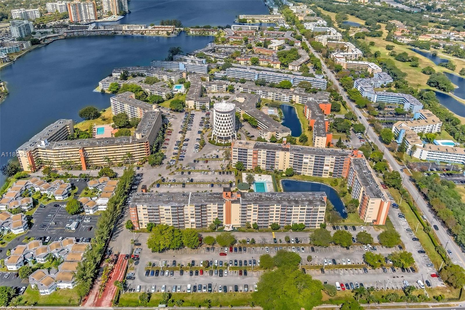 1770 Ne 191st St 301-1, Miami, Broward County, Florida - 1 Bedrooms  
2 Bathrooms - 