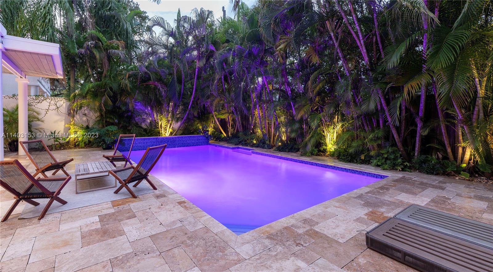 COCONUT GROVE MANOR - Residential