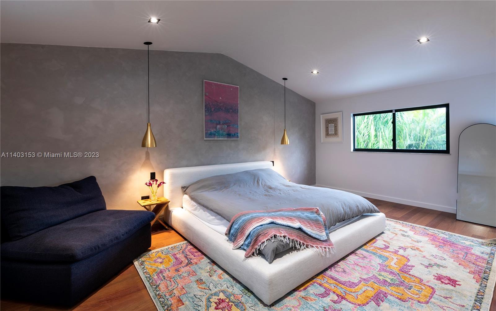 COCONUT GROVE MANOR - Residential