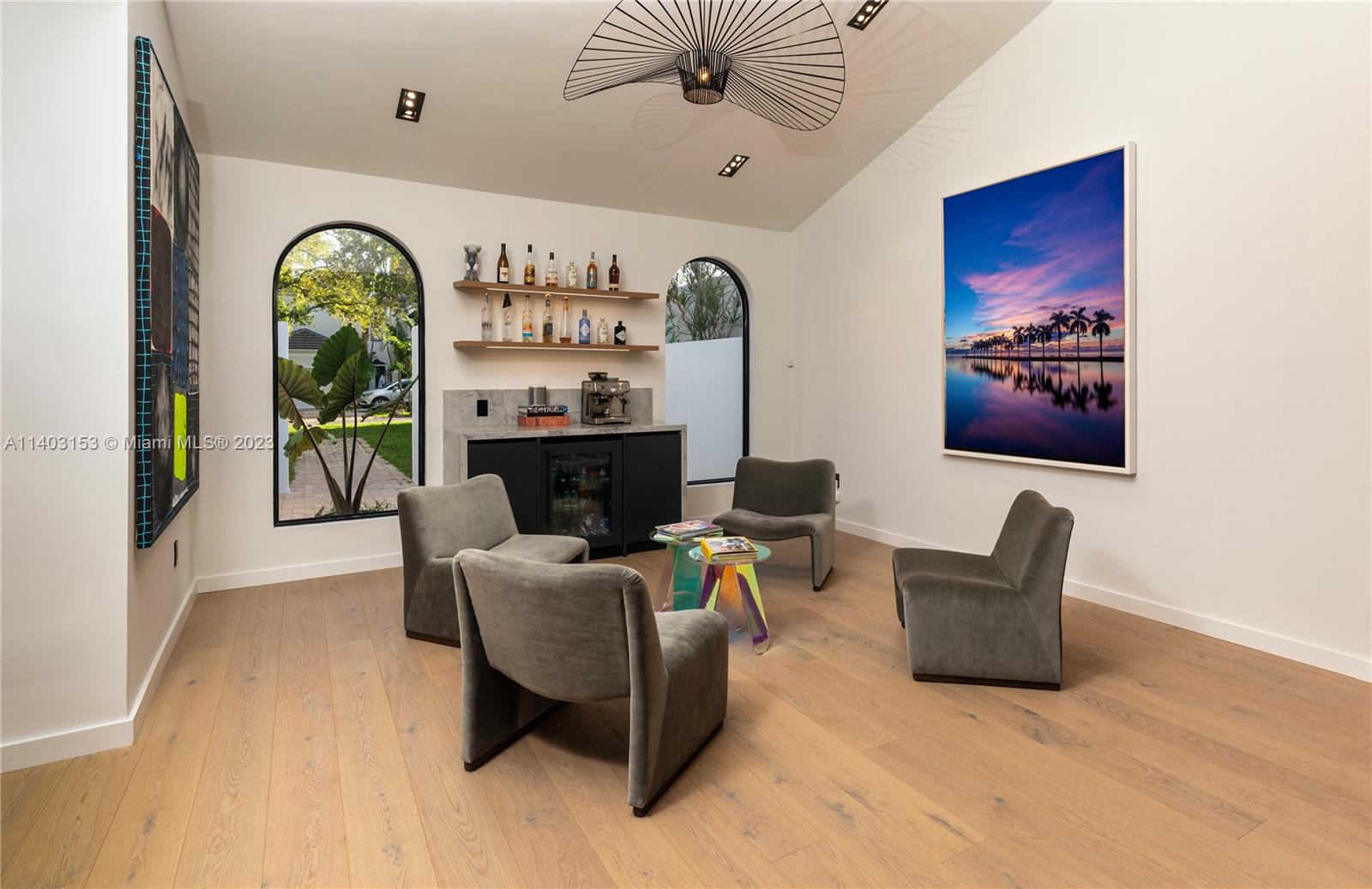 COCONUT GROVE MANOR - Residential