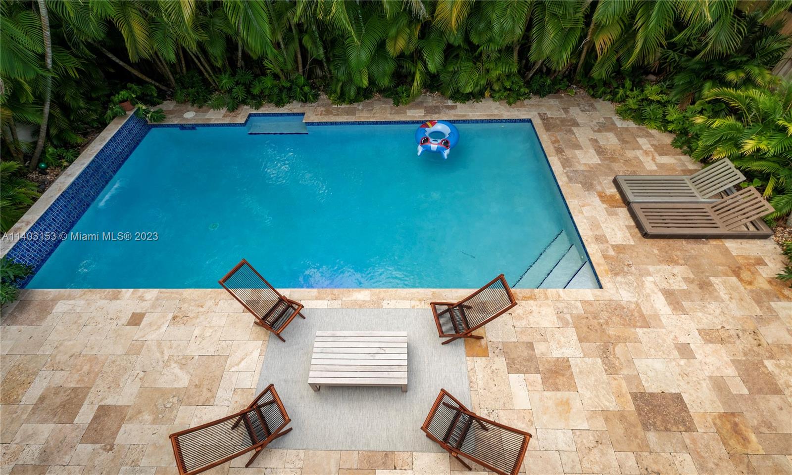 COCONUT GROVE MANOR - Residential