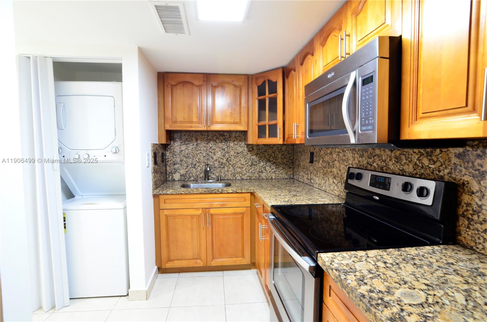 VISTA DEL LAGO I CONDO - Residential Lease