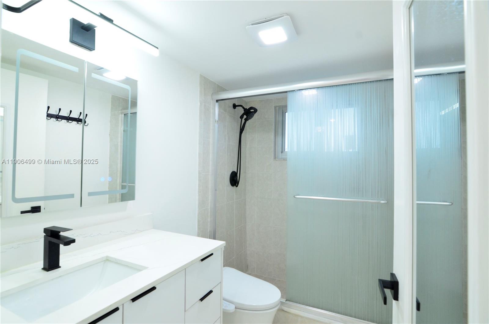 VISTA DEL LAGO I CONDO - Residential Lease